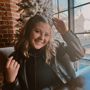 Meet your Posher, Emily